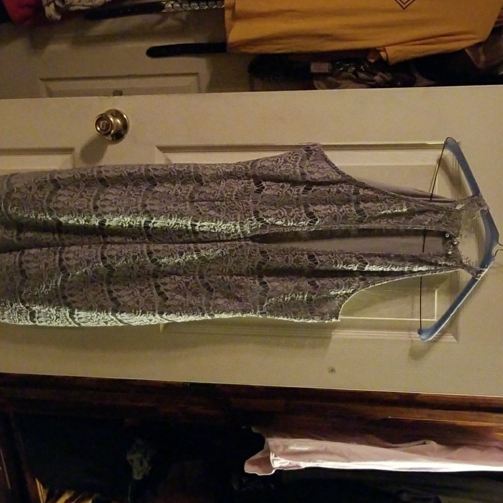 Dress - Picture 3 of 4